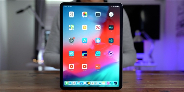 疑似新款iPad设计图曝光：或支持面容ID！ 曝光 麦克 磁力 ar 摄像头 pad les ipa nect ipad 新款ipad 设计图 新闻资讯  第1张