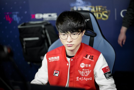 SKT终于终止连败 Faker：终于可以松口气了！ 昨晚 巨大的 一开始 抱歉 错误 打的 粉丝 刚刚 击败 中游 告诉 fake 战胜 比赛 新闻资讯  第1张