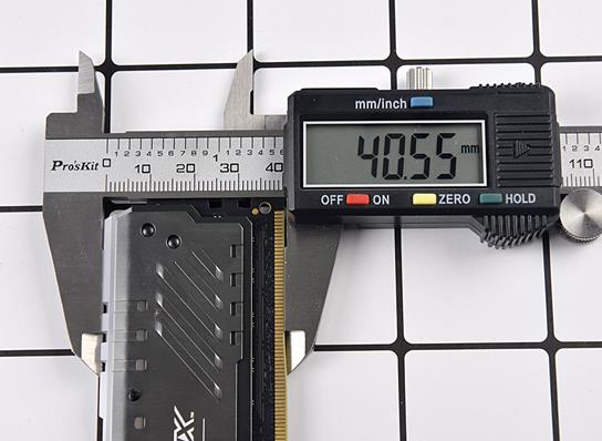 炫彩极速 抢占先机 BALLISTIX TACTICAL TRACER RGB DDR4内存条评测 战争 调节 更换 美光 战地 文件 性能 帧数 最高 打印 新闻资讯  第9张